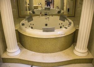 SPA  из натурального камня